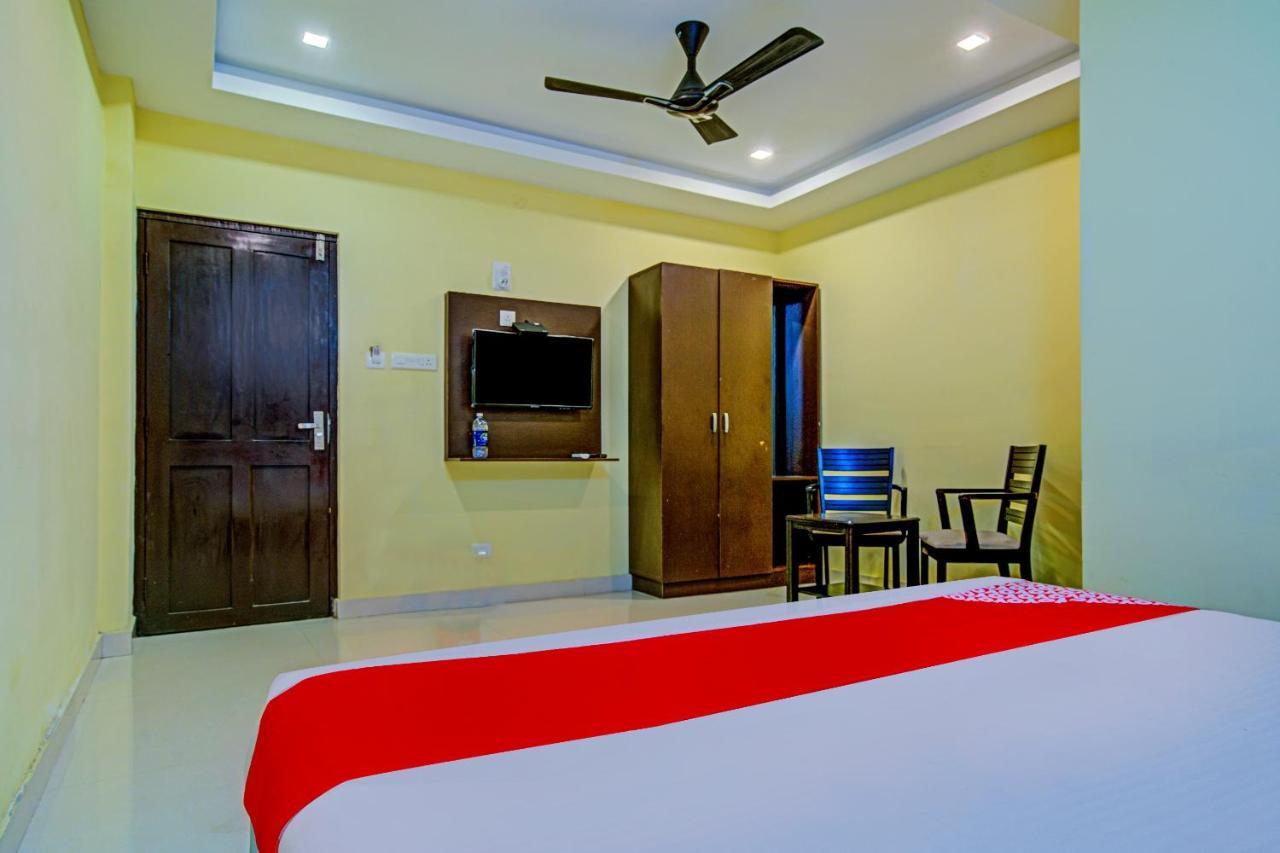 Oyo Flagship 77876 Amigo Suites Kochi Exteriör bild